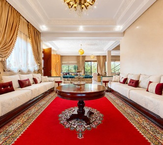 Geschützter Salon der Villa Amroth