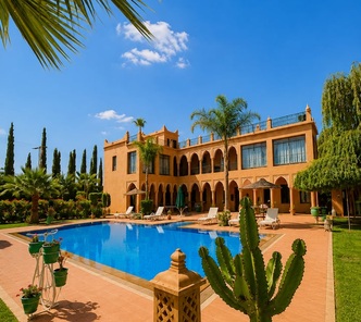 Villa und Pool in Sidi Abdallah Ghiat bei Marrakech
